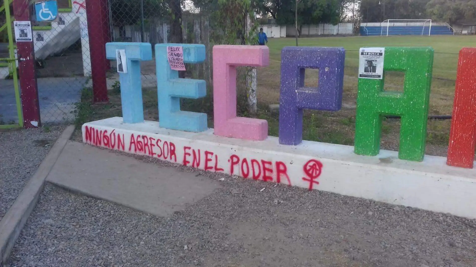 Feministas se manifiestan contra Félix Salgado previo a visita en la Costa Grande de Guerrero 